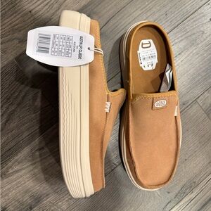 HeyDude Austin Lift Platforms